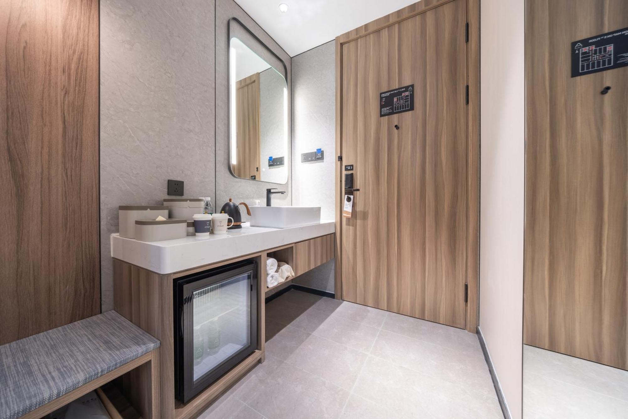 Atour X Hotel The Bund East Nanjing Road เซี่ยงไฮ้ ภายนอก รูปภาพ